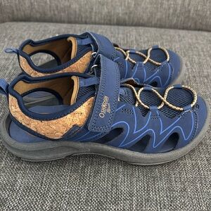Oshkosh boys Sandals New size 13